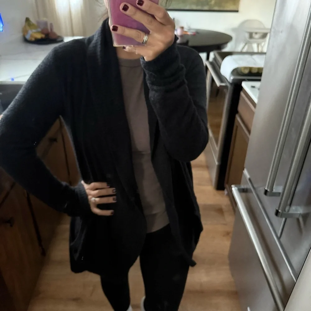 Barefoot Dreams CozyChic Lite Circle Cardigan – Black (XS/S) - Picture 2 of 9